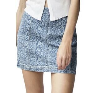 Free People blue and white floral print denim mini skirt Size 4